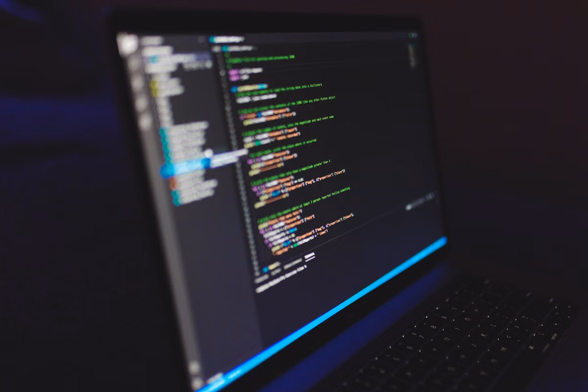 Is M6 Mac mini Suitable for Running AI Models? Complete Analysis of Ollama, Local LLMs, Apple Intelligence, and AI Coding Performance — Vuncloud